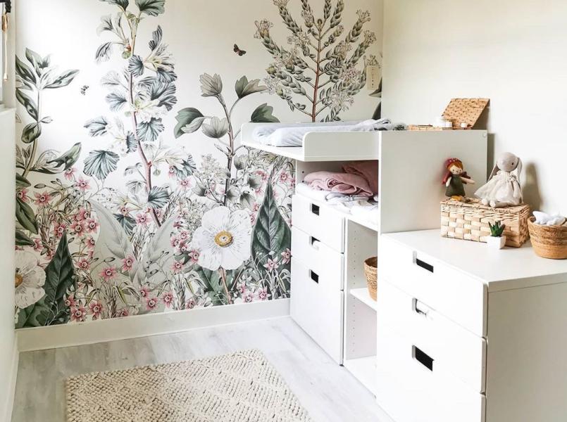 Gerflor Dekor Sunny White - Kinderzimmer mit Wickelkommode und Blumentapete