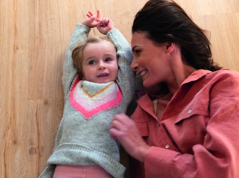 Gerflor Wertvolle Materialien - Mutter mit Kind